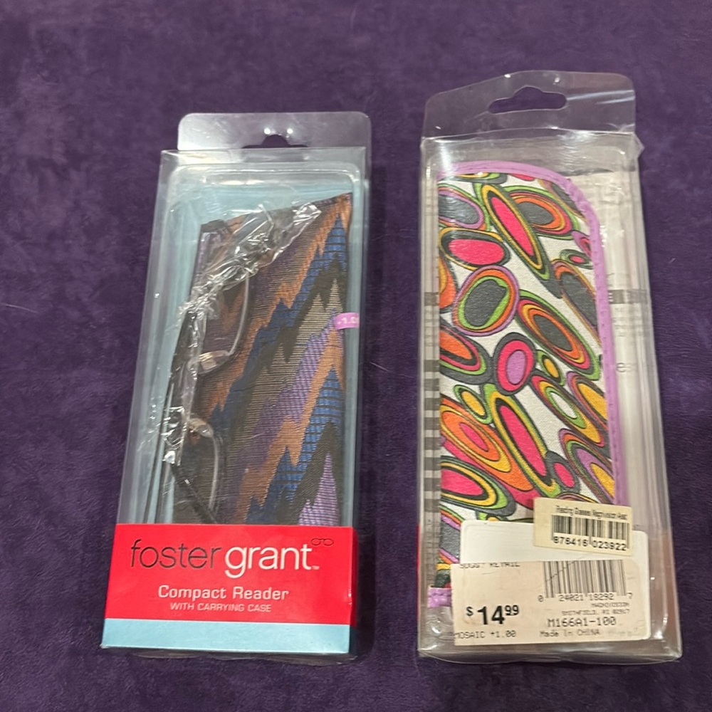 2 Foster Grant Readers NWT +1.00